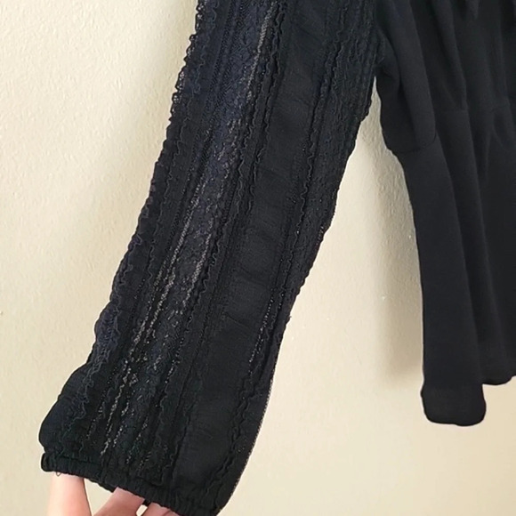 Torrid Black Peplum Rayon Crepe Embroidered Sleeve Blouse - Size 1X - Picture 4 of 9